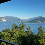 New Cozy With Lakeview