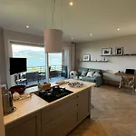 New Cozy With Lakeview *